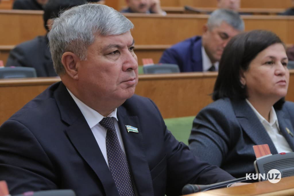 Вилоят ҳокими депутатни сарсон қилган амалдорларни танқид қилди