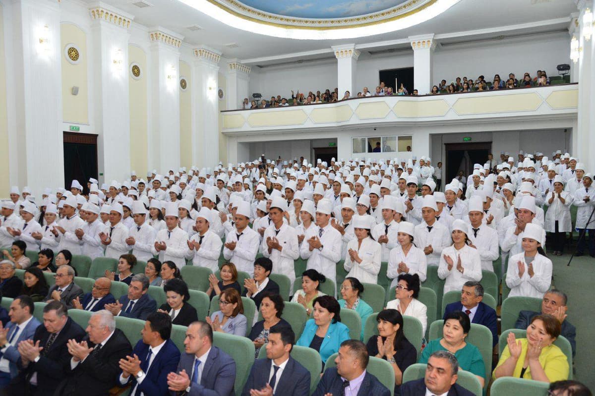 ToshDSIda 357 nafar bo‘lajak stomatolog qasamyod qildi