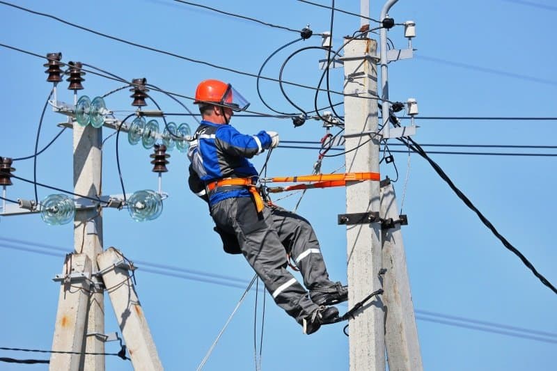 Elektr tarmoqlariga ulash bo‘yicha davlat xizmatlari ko‘rsatish tartibi soddalashtirildi