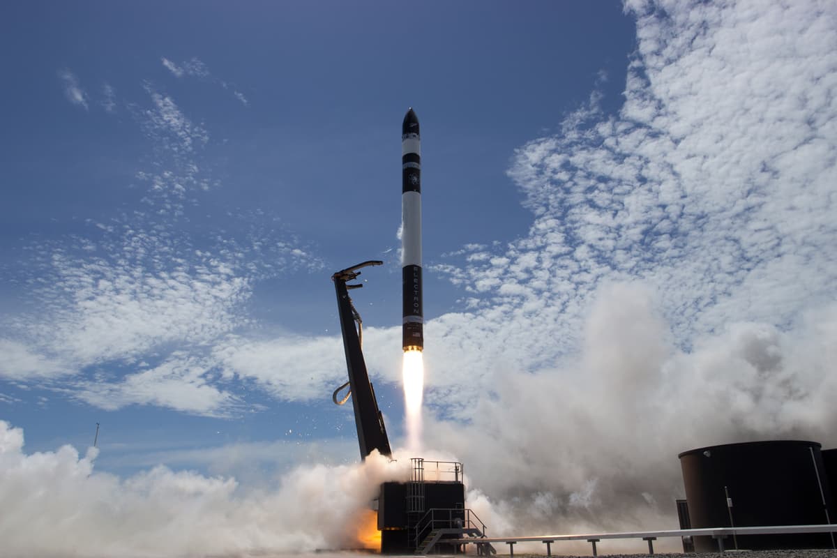 Rocket Lab xususiy kompaniyasi Electron yengil raketasining tijorat parvozini amalga oshirdi