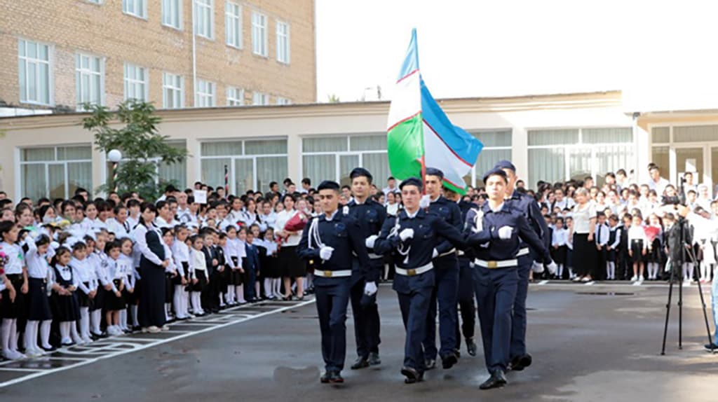 Inha Universiteti rektori o‘zi o‘qigan maktabdagi birinchi qo‘ng‘iroqda ishtirok etdi