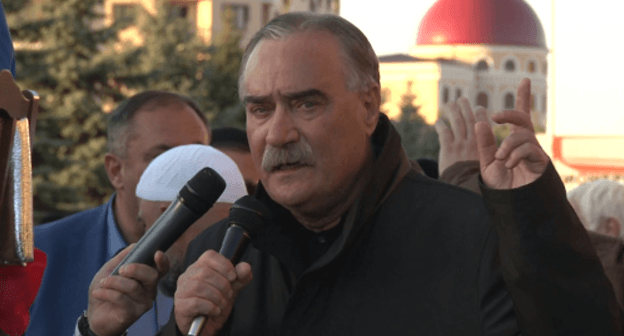 Ingushetiya birinchi prezidenti namoyishchilarga chaqiriq bilan chiqdi