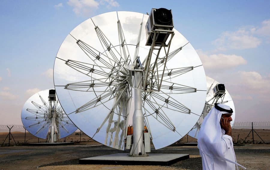 Havoga sovurilgan milliardlar: Saudiya Arabistoni dunyodagi eng kuchli quyosh elektrostansiyasi qurilishidan qanday foyda ko‘radi?