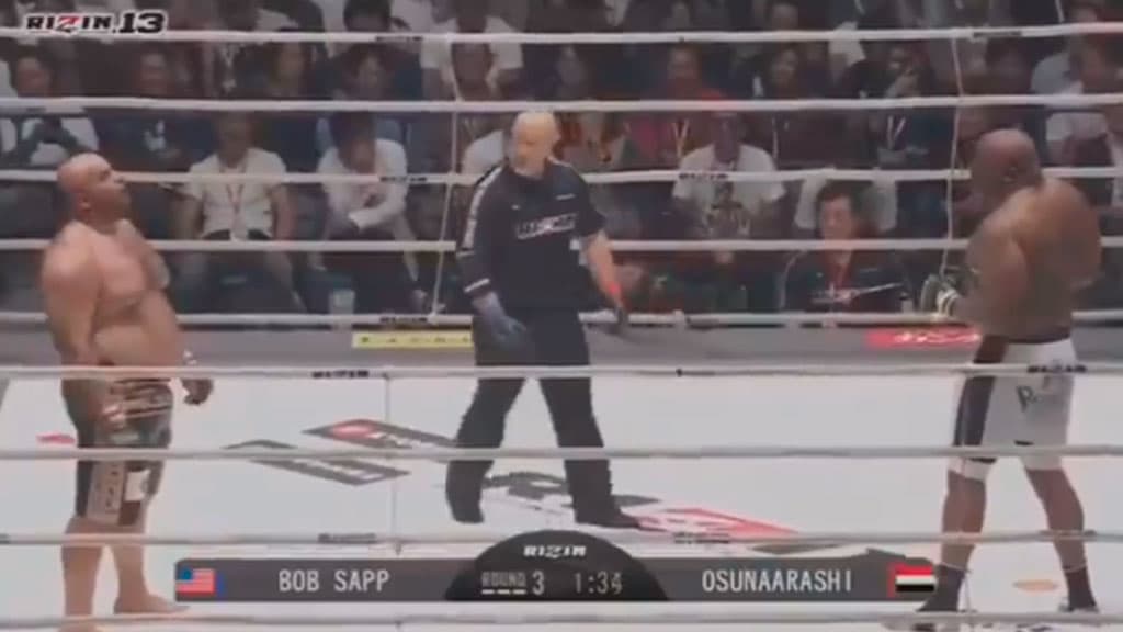 MMA jangchilari ringda charchab qolganidan so‘ng jang qilishni istamay qolishdi