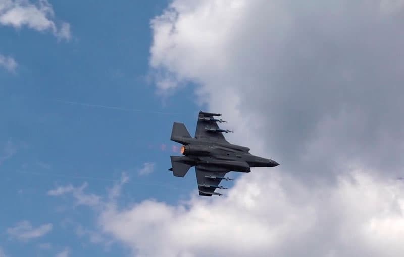 F-35’ning «yirtqich rejimi»dagi parvozi videoga olindi