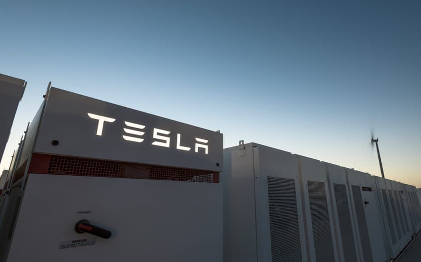 Tesla Avstraliyaga elektr energiyasining muayyan qismini bepul yetkazib beradi