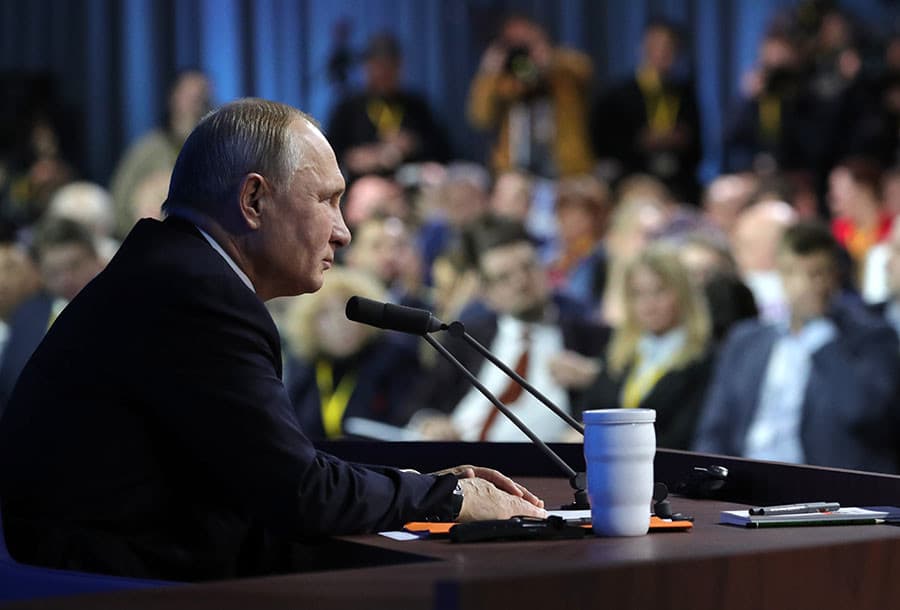 Putin Trampning saylanishi, byurokratiya va dunyoni boshqarishga urinayotgan kuchlar haqida