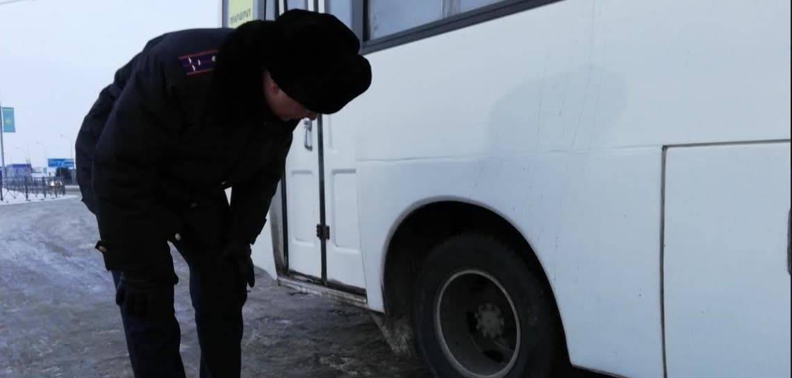 Aqto‘beda buzilib qolgan avtobusdan 51 nafar o‘zbekistonlik qutqarildi