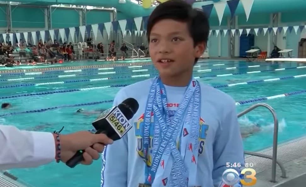 O‘n yoshli suzuvchi 23 karra olimpiya chempioni Felpsning rekordini yangiladi