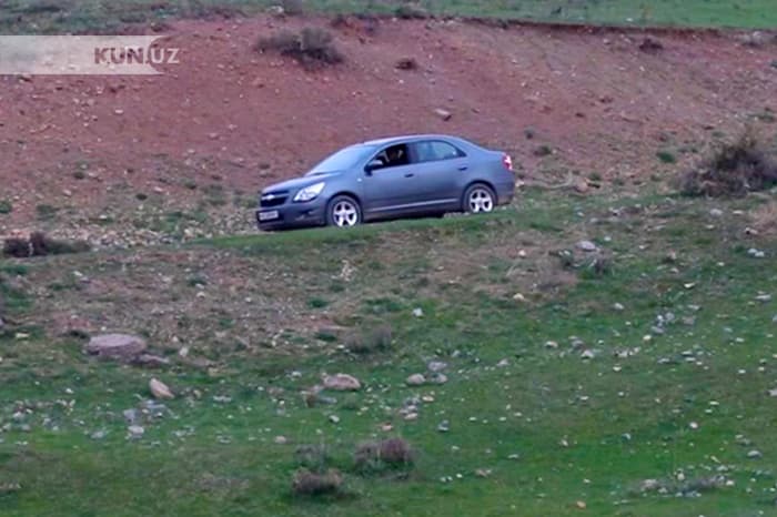 Video: Boysundagi tog‘ yo‘lida mashinalar boshqaruvsiz «balandlikka yuradi»