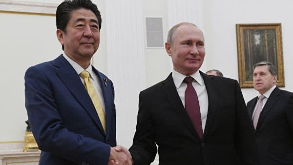 Putin va Abe mudofaa sohasida aloqalarni rivojlantirishga kelishib olishdi