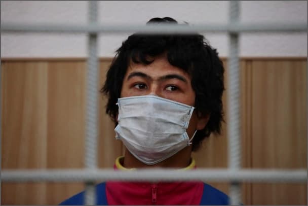 Rossiyada 60 yoshli ayolni zo‘rlashda ayblangan o‘zbekistonlik migrant 23 yilga qamaldi