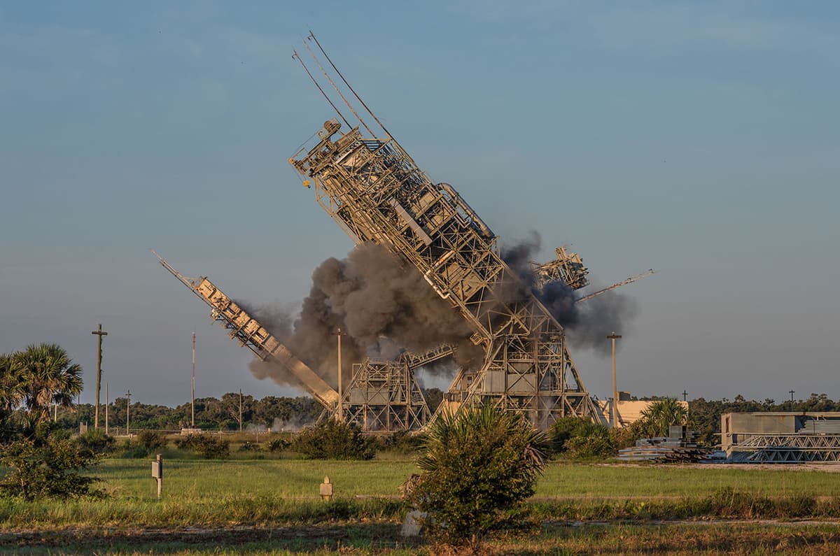 AQShda eng eski raketa uchirish minoralari buzib tashlandi (video)