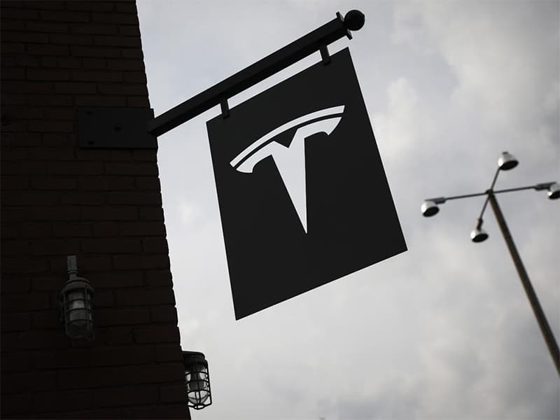 Tesla sobiq xodimi kompaniyani narkotrafikda ayblamoqda