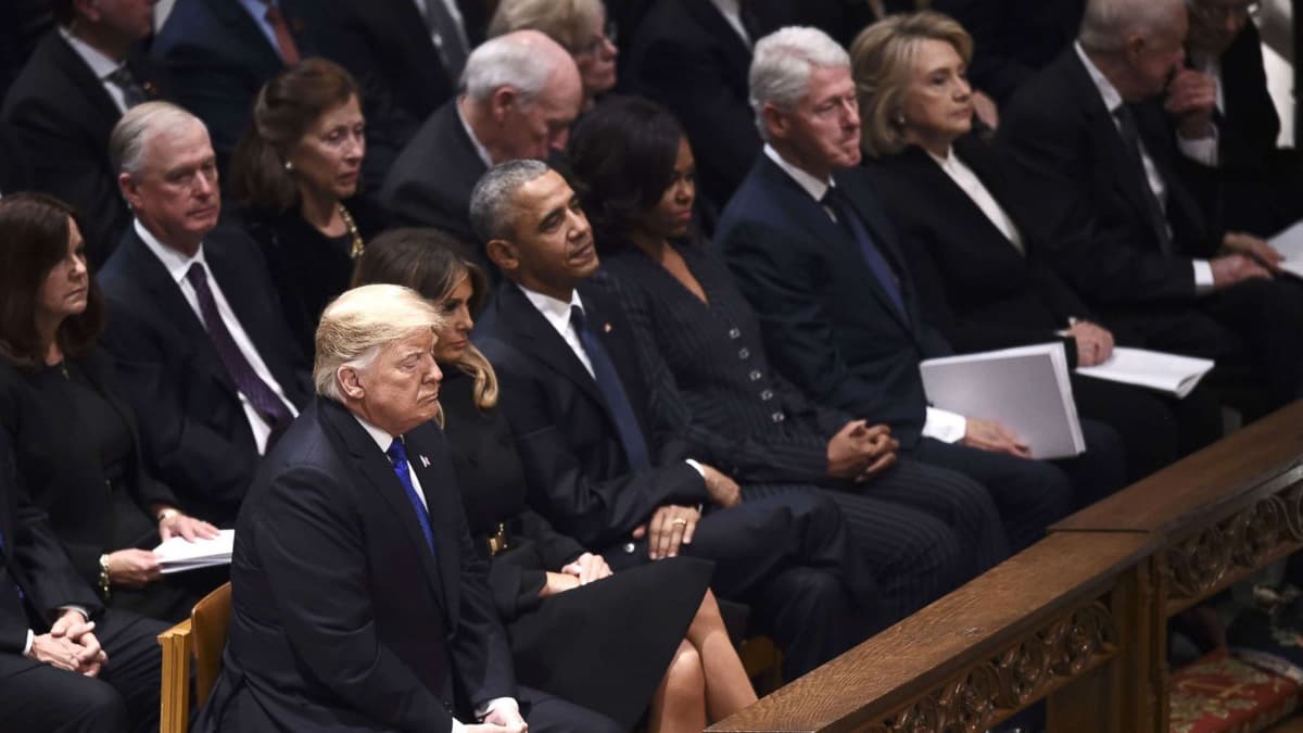 Tramp Obama va uning rafiqasi bilan so‘rashib, Klintonlar oilasiga e'tibor ham bermadi