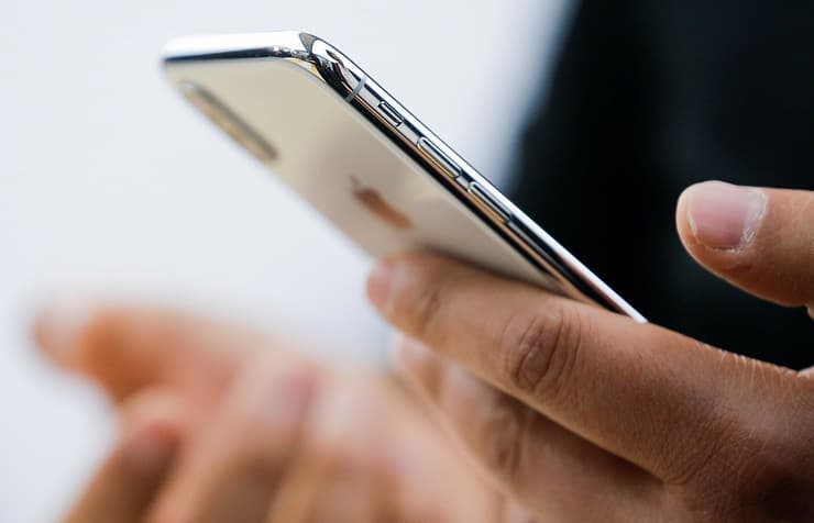 Yangi iPhone masofadan boshqariluvchi tizim va moslashuvchan displeyga ega bo‘lishi kutilmoqda
