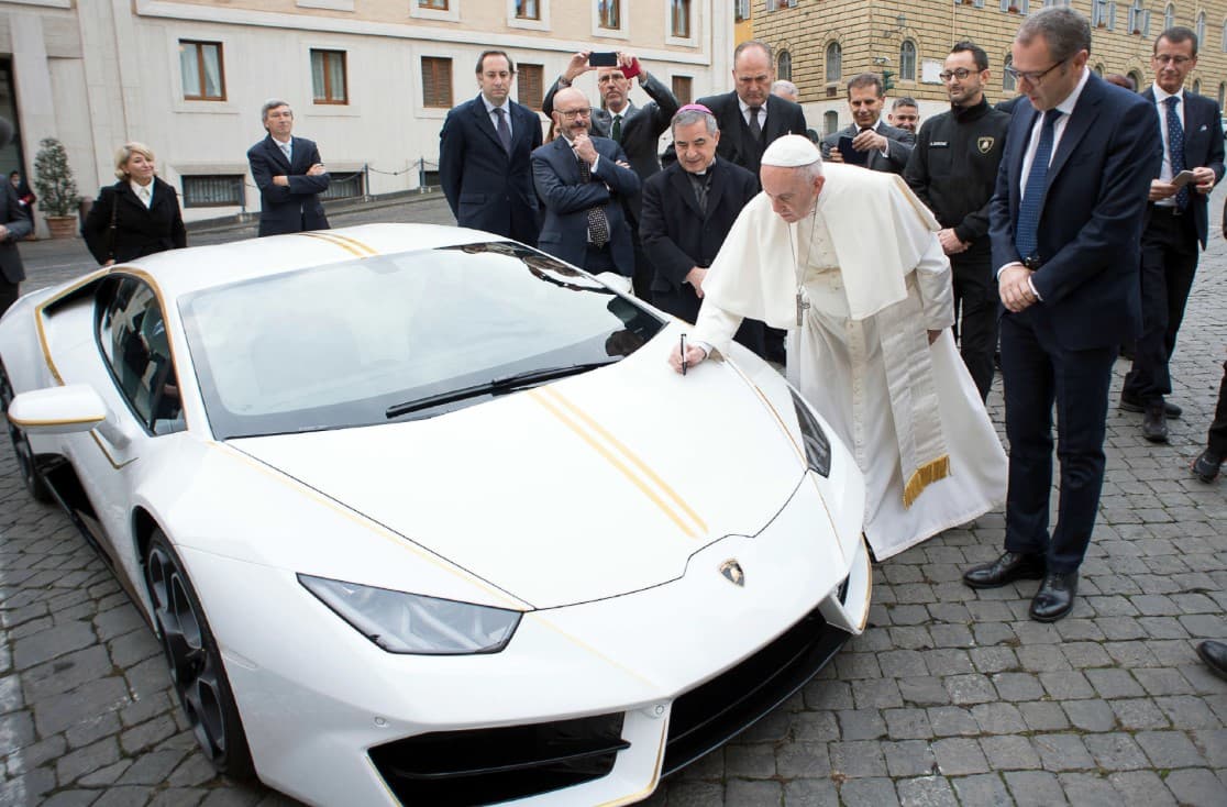 Rim papasi o‘z Lamborghini’sini sotib yuborishga qaror qildi