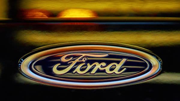 Ford Rossiyadagi zavodlarini sotuvga qo‘ydi