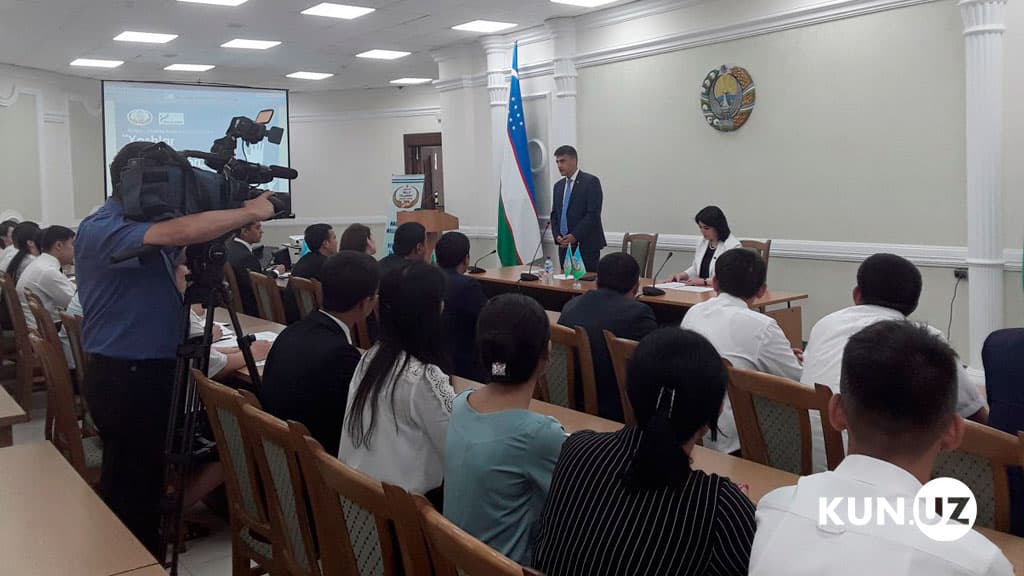 Alisher Qodirov: biz ta'lim va matbuot ikki xil yozuvda bo‘lgan tizimda yashab kelmoqdamiz