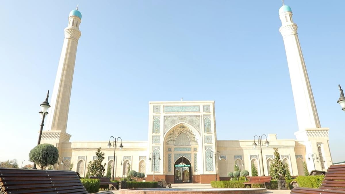 "Shayx Muhammad Sodiq Muhammad Yusuf" masjidiga homiylar hisobidan kitoblar vaqf qilindi