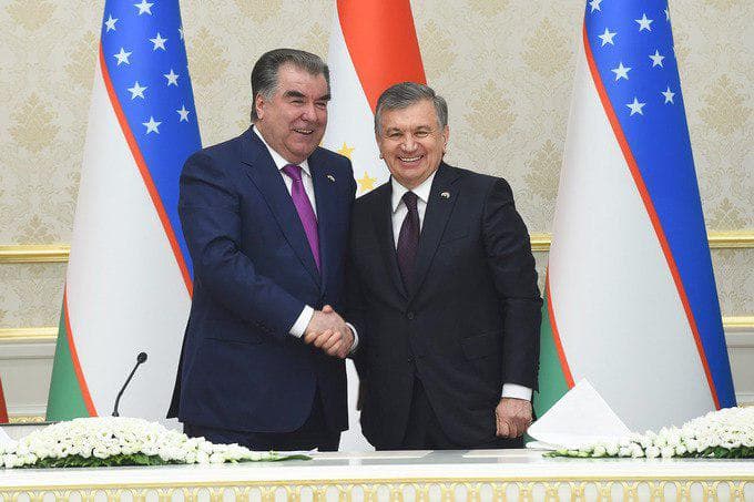 Мирзиёев поздравил Рахмона с днем рождения