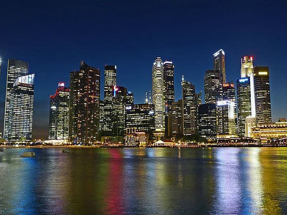 Singapur aeroportida dunyodagi eng yirik sun'iy sharshara paydo bo‘ldi (video)