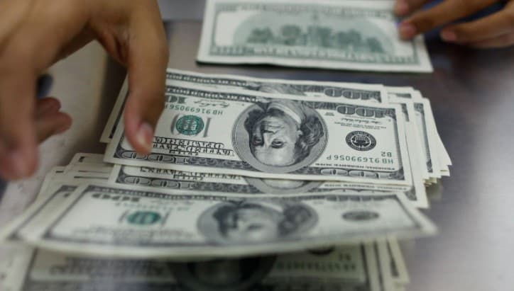 Samarqandda ikki kishini 180 ming dollarga “tushirgan” “mayizfurush”ga sud hukmi o‘qildi
