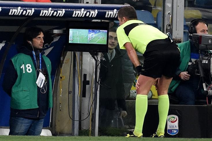 Saudiyada hakam VAR’dan foydalana olmadi - stadion xodimi telefonini quvvatlash uchun tizimni tarmoqdan o‘chirgan edi
