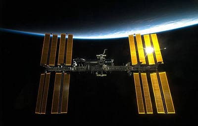 Amerikalik ayol astronavt Kristina Kox koinotda qolish bo‘yicha rekordchiga aylanadigan bo‘ldi