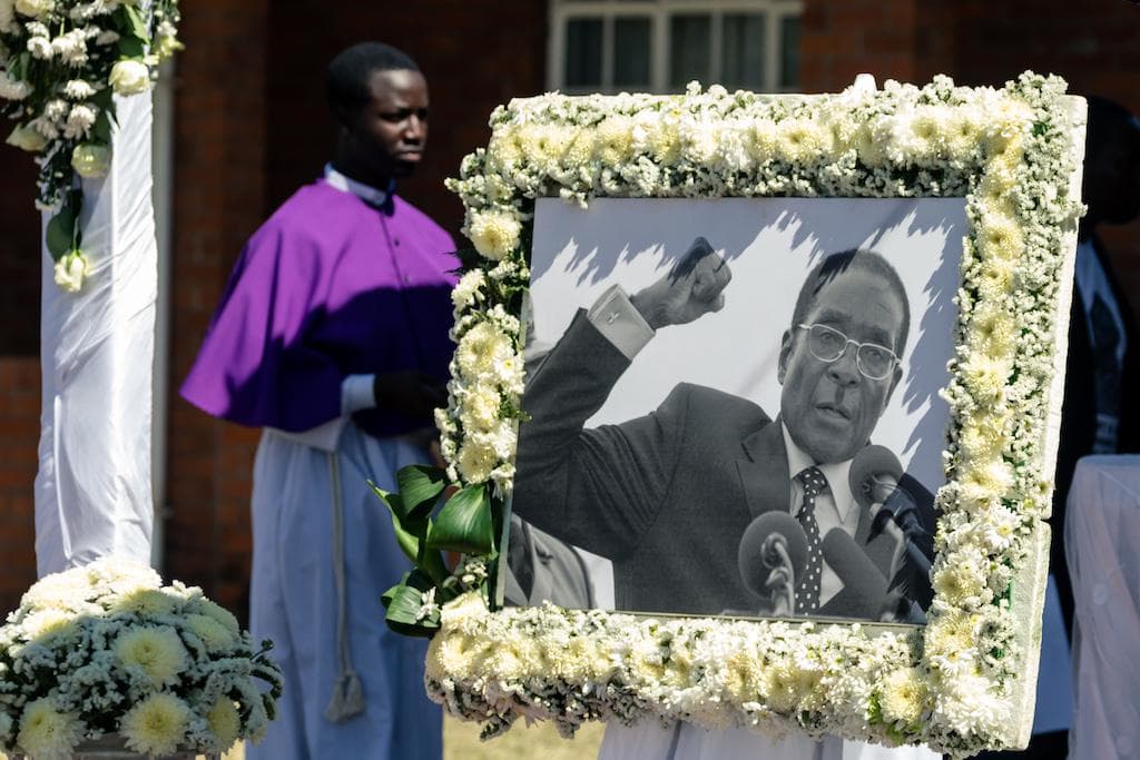 3 hafta avval vafot etgan Robert Mugabe dafn etildi