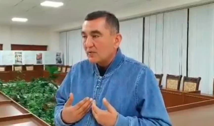 Video: Otaxonni haqoratlagan Mirishkor tumani hokimi uzr so‘radi