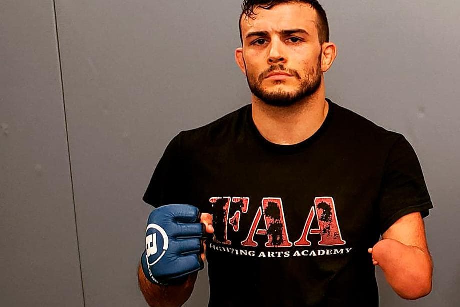Bir qo‘lli yakkakurash jangchisi Bellator’da ishtirok eta boshladi