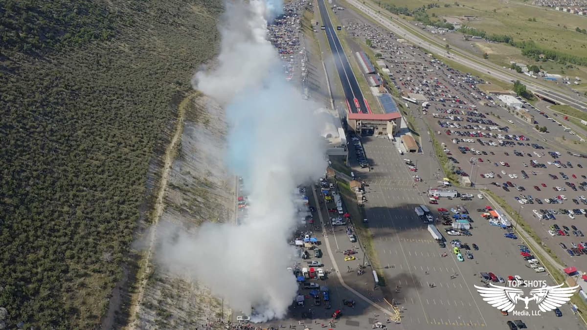 170 ta avtomobilning bir vaqtda shinalari tutatilib rekord o‘rnatildi (video)