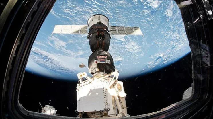 Yerga qaytuvchi «Soyuz MS-12» ekipaji ularni shaftoli va xurmo bilan kutib olishni so‘radi