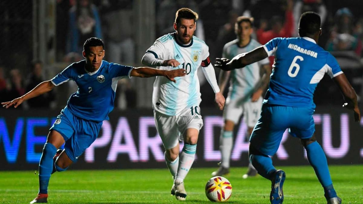 O‘rtoqlik uchrashuvlari. Urugvay va Argentinada g‘alaba, Messidan ikki daqiqa ichida ikkita gol