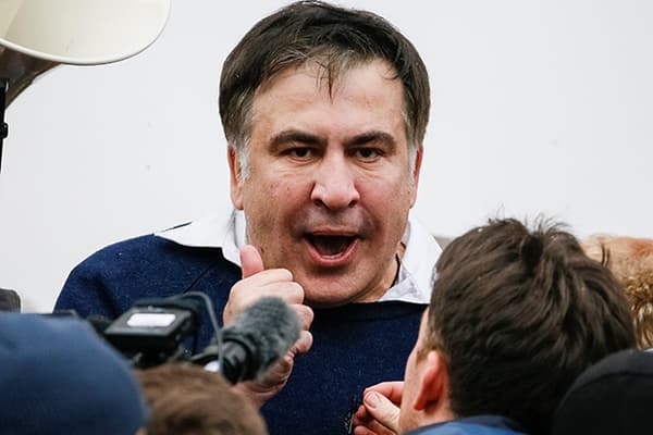 Tbilisi sudi Saakashvili va bir necha amaldor kaltaklangan deputatga 77 ming dollar to‘lashi to‘g‘risida hukm chiqardi