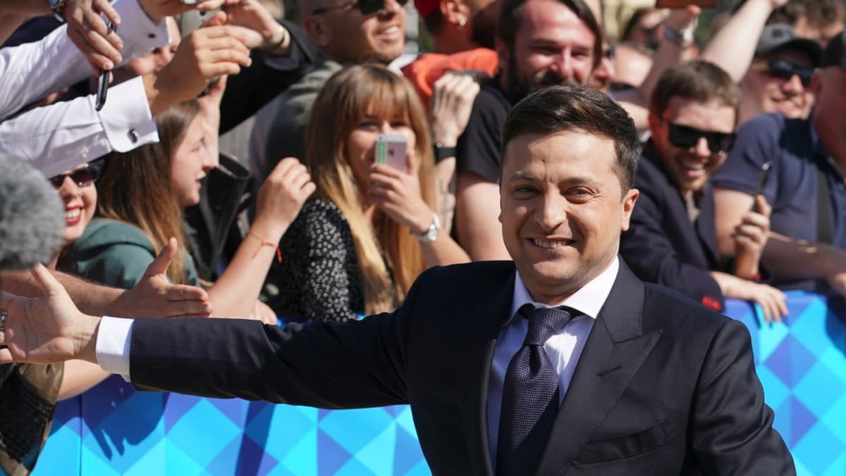 Zelenskiyga Poroshenkoning kursisi yoqmadi
