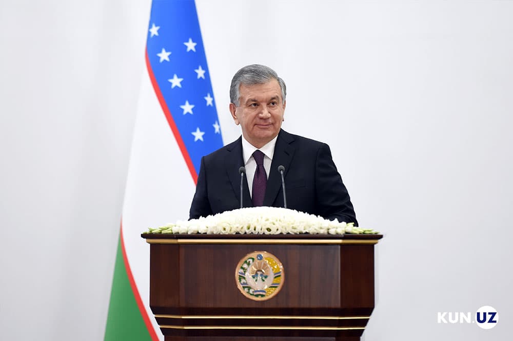 «Ish izlab xorijga ketgan yoshlar taqdiri haqida barcha darajadagi rahbarlar jiddiy bosh qotiryaptimi?» - Prezident