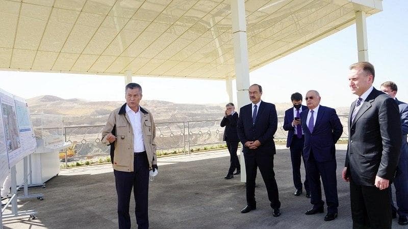 Rossiya delegatsiyasi Bosh vazir hamrohligida Olmaliq kon-metallurgiya kombinati faoliyati bilan tanishdi