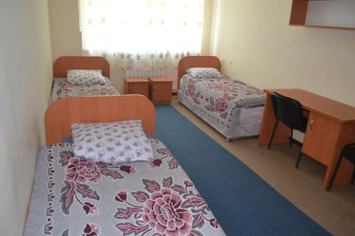 Talabalar turar joyida kasallikka chalingan talabalarni izolyatsiya qilish uchun «Qizil zona» – izolyator tashkil etiladi