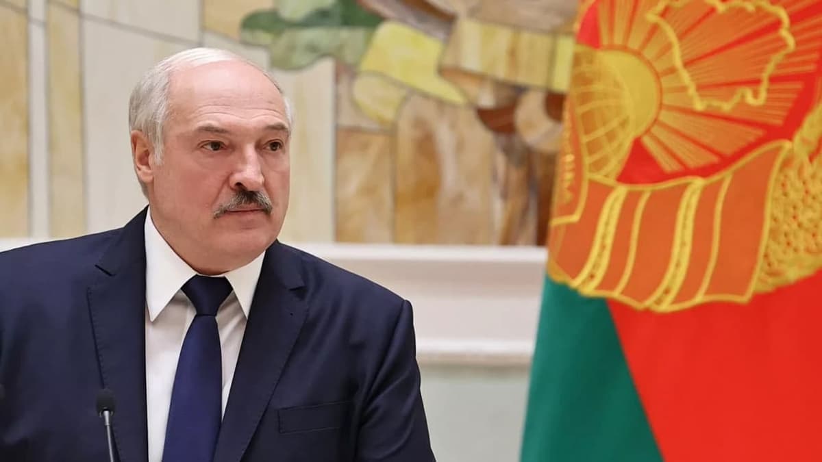 Lukashenko muddatdan oldin lavozimidan ketmasligini ma'lum qildi