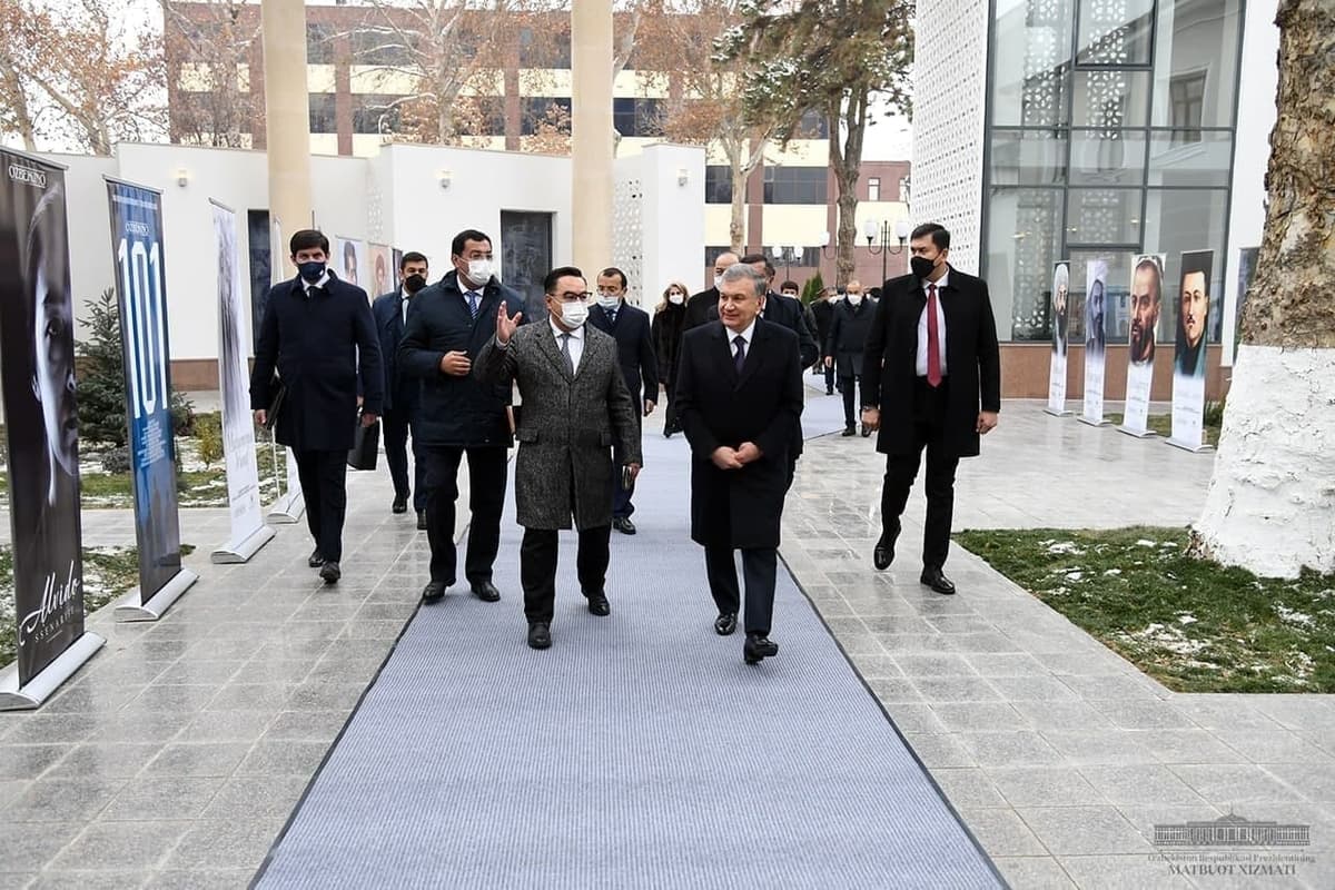O‘zbek tomoshabini chet el seriallari ta'siriga tushib qolmasligi lozim - Shavkat Mirziyoyev