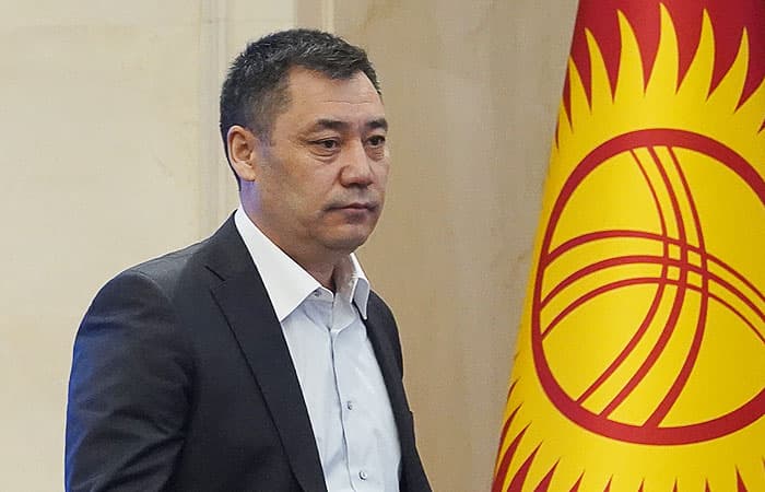 Жапаров Қирғизистон президенти ваколатларидан воз кечди