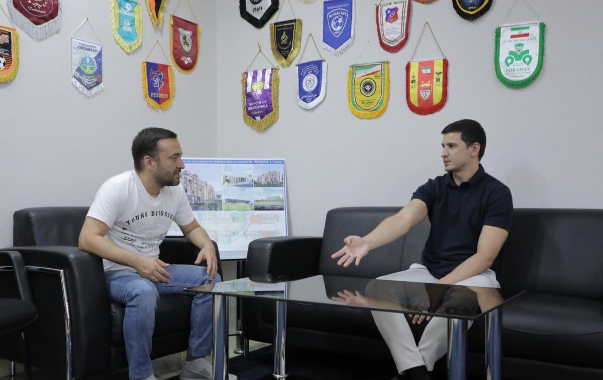 Chempionlik smetasi, maoshni dollarga chaqadigan futbolchilar va xususiylasha boshlagan «Lokomotiv» haqida To‘labek Akramov bilan ochiq suhbat