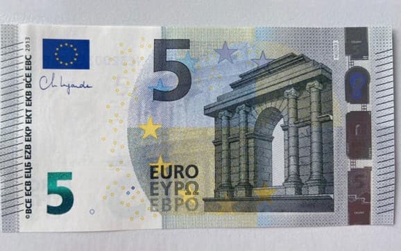 YeMB yangilangan yevro banknotalarni ko‘rsatdi