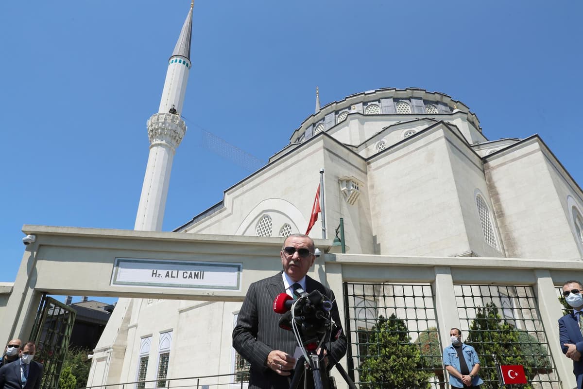 Erdo‘g‘an Ayo Sofiyaning masjidga aylantirilishini buyuk Turkiya tomon qadam deb atadi