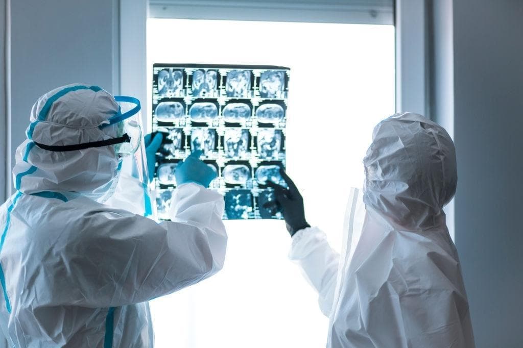 Koronavirus o‘pkadan boshqa a'zolarni ham jarohatlashi mumkin - Shtab a'zosi