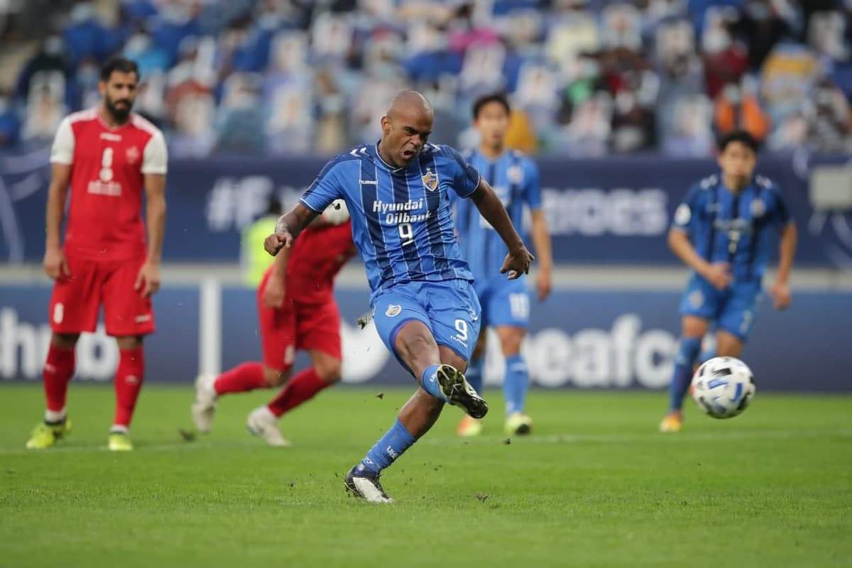 VAR, penaltilar va g‘alaba. «Ulsan Hyonde» «Persepolis»ni mag‘lub etib, OChL-2020 g‘olibiga aylandi