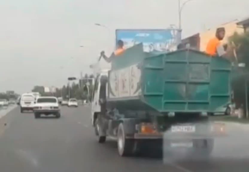 Ko‘chalarning isiriq yordamida «dezinfeksiya» qilinishi hazil bo‘lgan - Qo‘qon shahar hokimligi