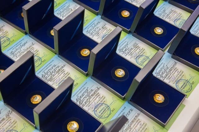 «Faxriy murabbiy» ordeni bilan kimlar taqdirlanadi?